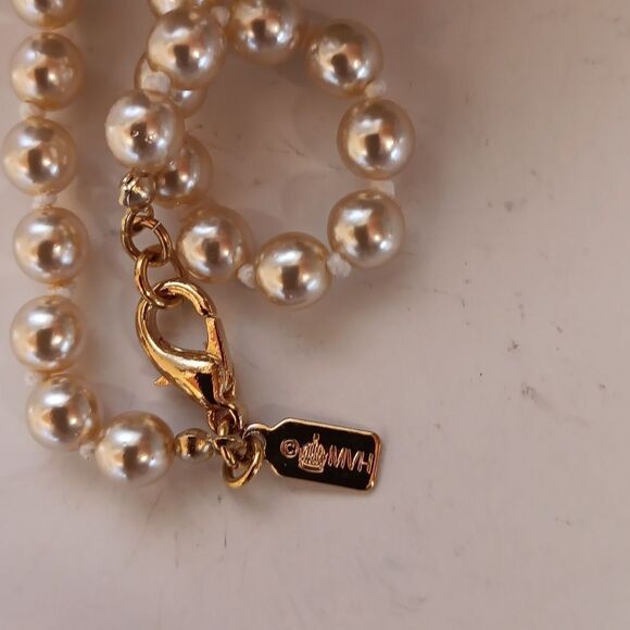 Princess Michaela Von Habsburg Pendant and Necklace.Old Money, Quiet Elegance - Picture 4 of 13